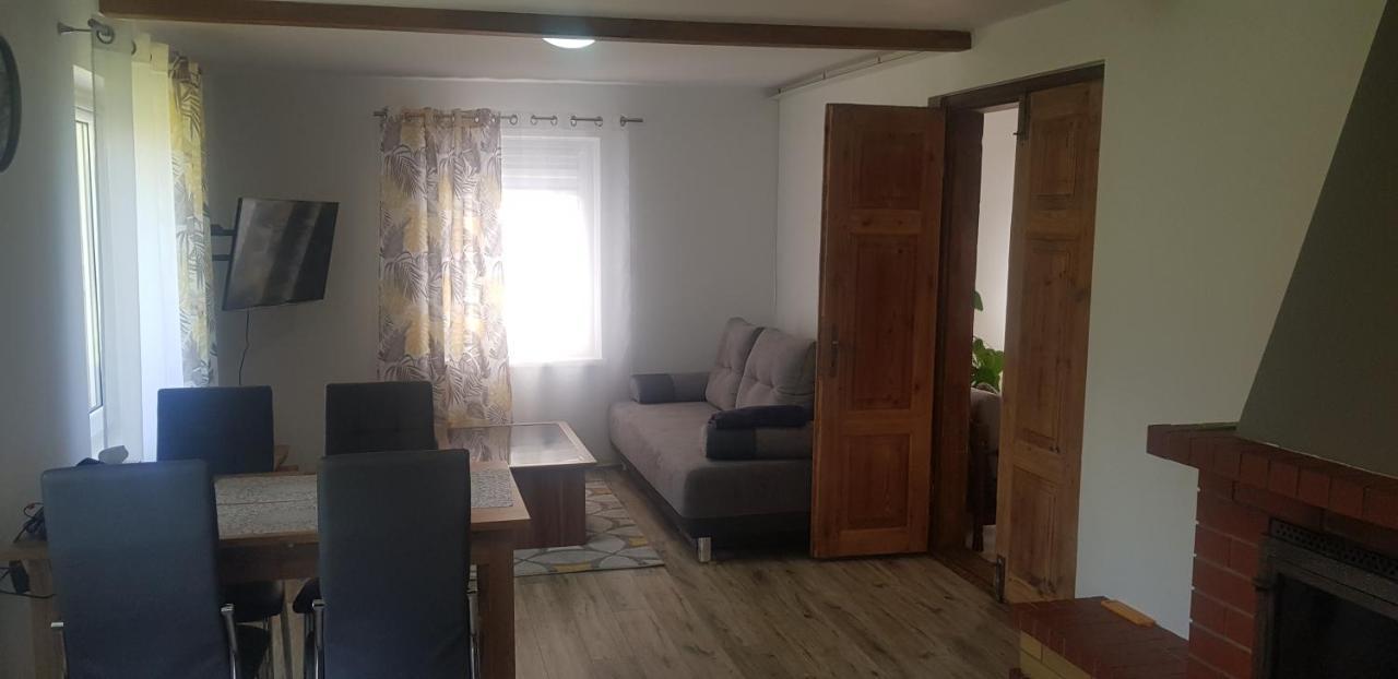 Dom Do Wynajecia Bocianie Gniazdo Apartment เอากุสตูฟ ภายนอก รูปภาพ